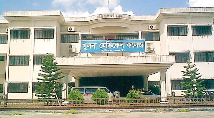 খুলনায় বাড়ি থেকে ডেকে নিয়ে যুবকের দুই হাতের রগ কেটে দিলো দুর্বৃত্তরা